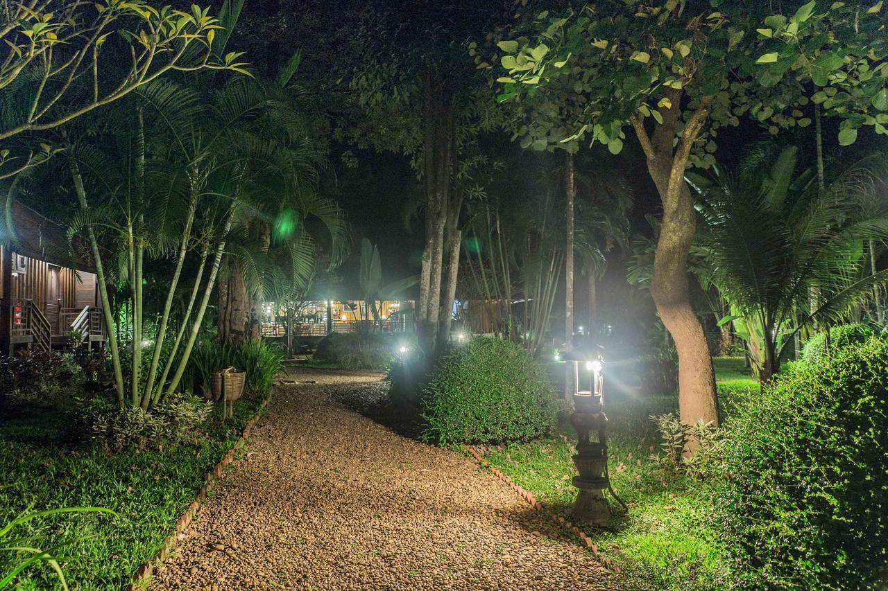 La Folie Lodge Champasak Exterior foto